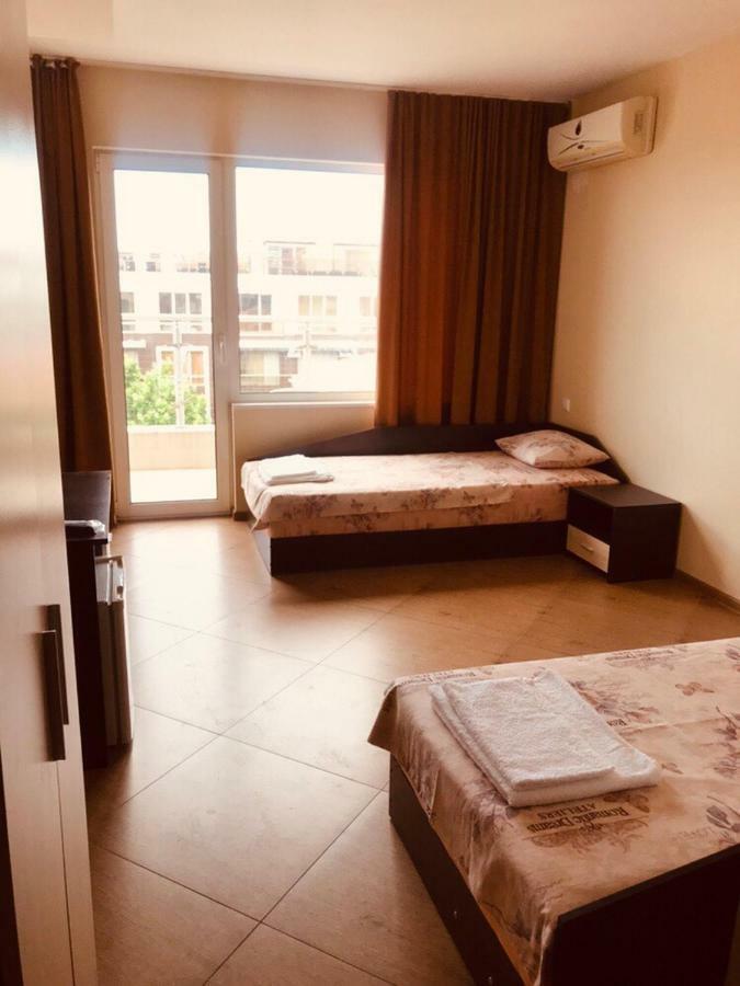 Стаи И Апартаменти Под Наем Sveti Vlas Bagian luar foto